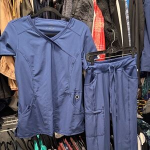 Cherokee infinity Women’s Scrub Set - Navy Blue Pants & Top small
